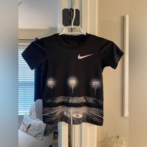 Nike Youth Dri-Fit Top - Youth Size 5